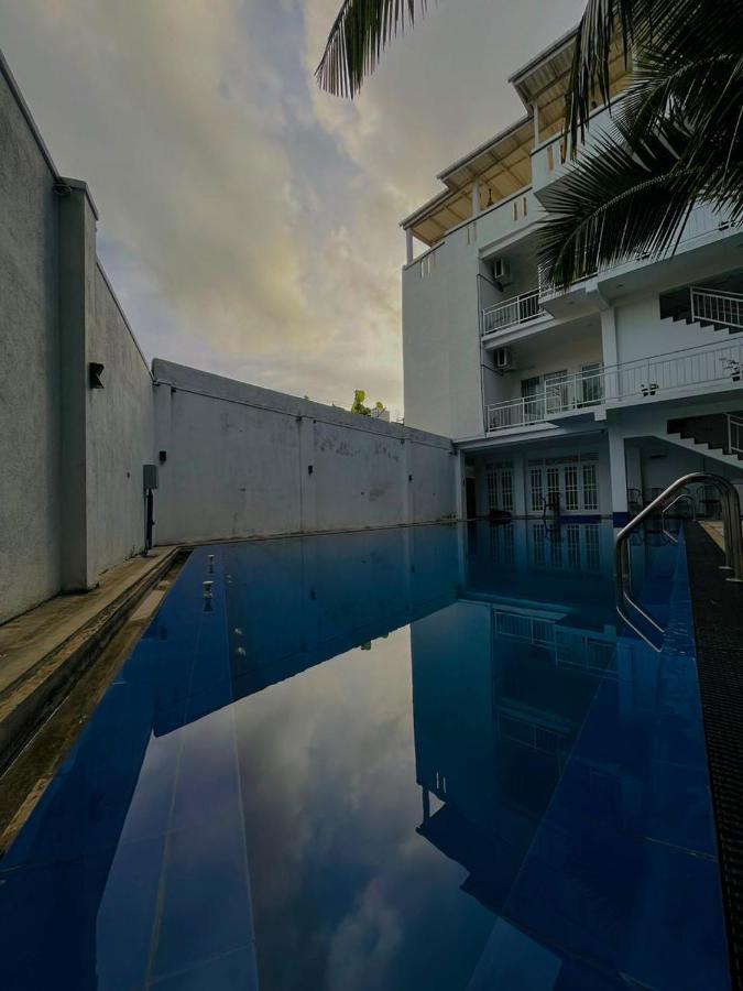Sunset Sands Хикадува Екстериор снимка